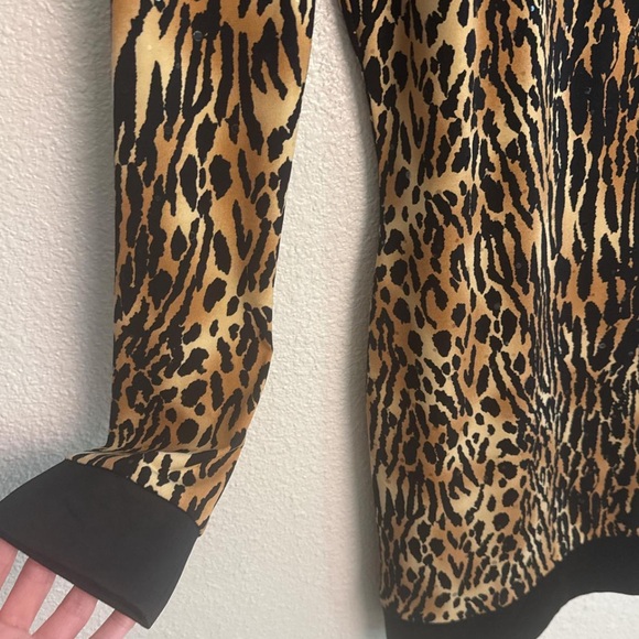 Cache Mini Dress - Picture 7 of 8